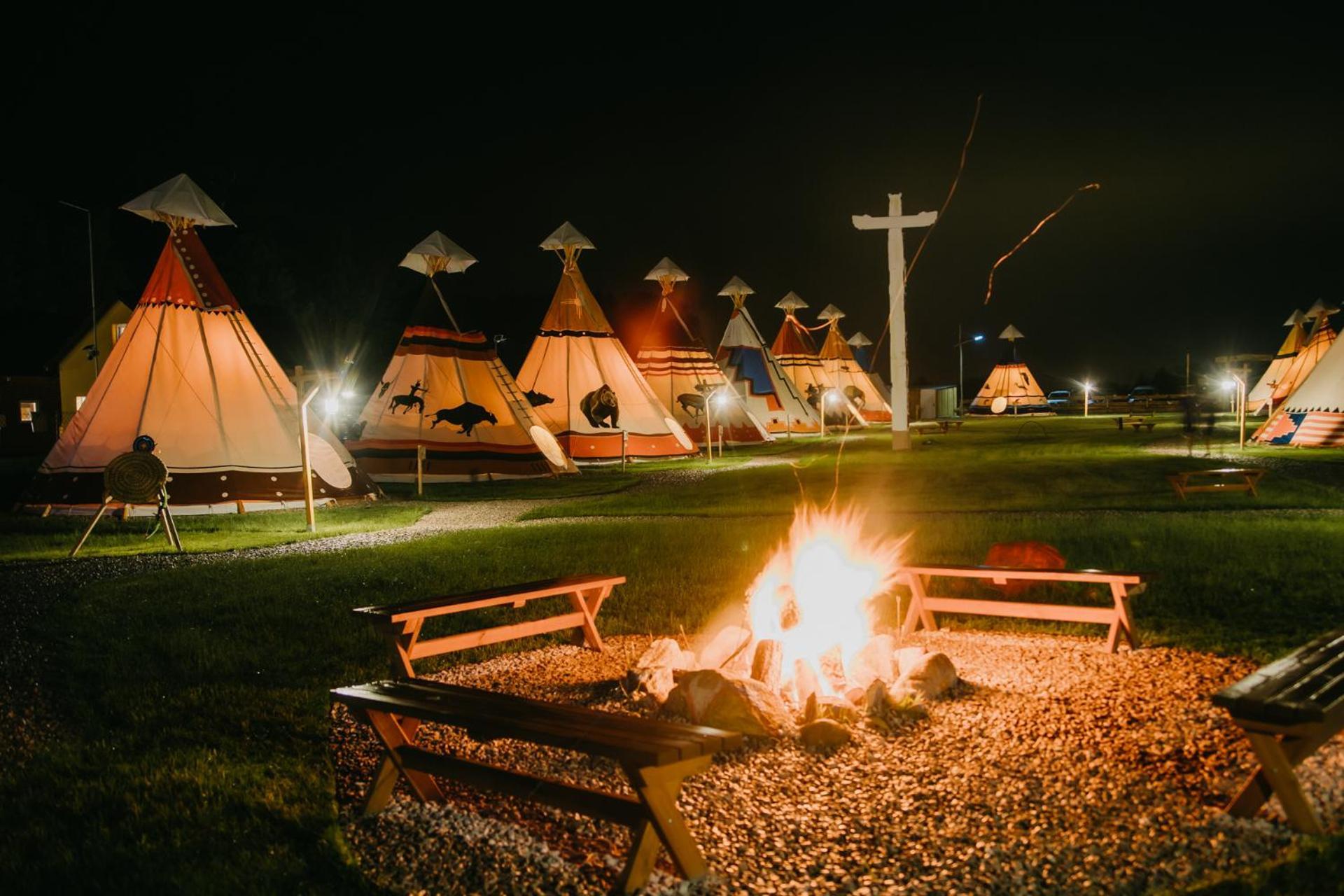 Indiana Camp - 150 M Od Suntago Park Hotell Grabce-Towarzystwo Exteriör bild