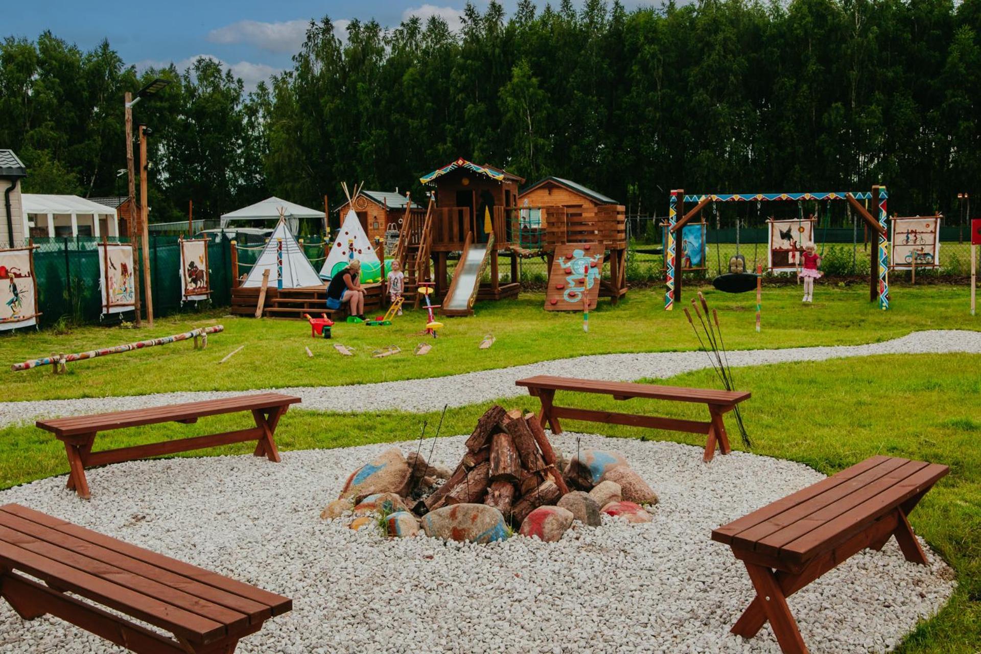 Indiana Camp - 150 M Od Suntago Park Hotell Grabce-Towarzystwo Exteriör bild
