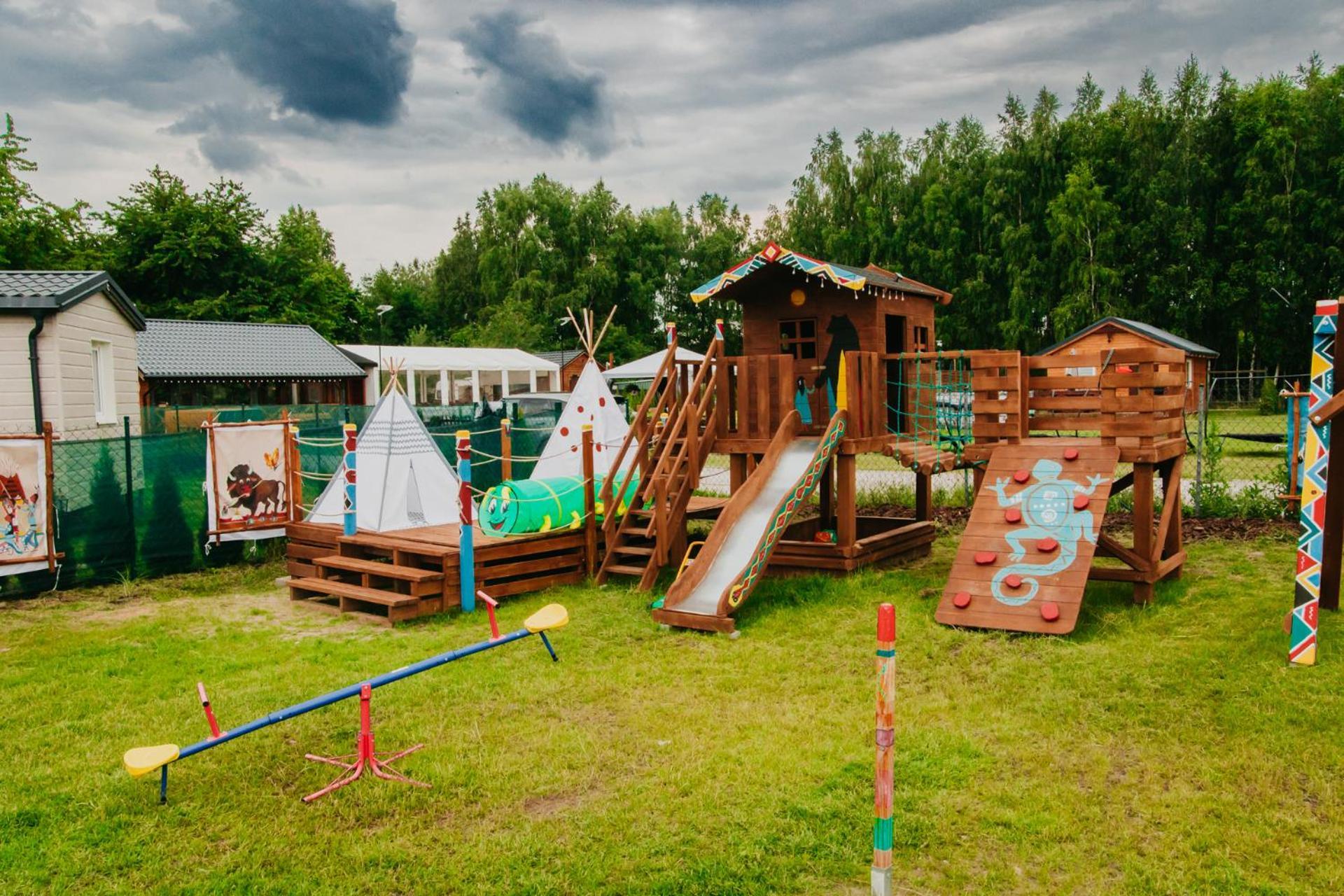 Indiana Camp - 150 M Od Suntago Park Hotell Grabce-Towarzystwo Exteriör bild