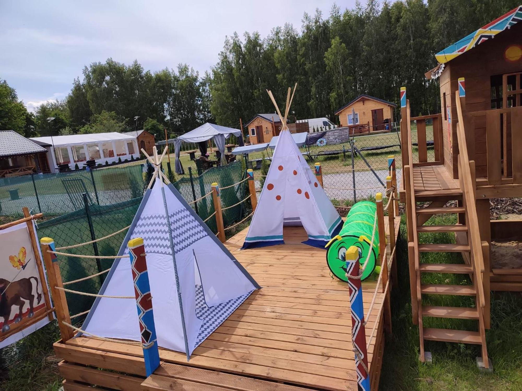 Indiana Camp - 150 M Od Suntago Park Hotell Grabce-Towarzystwo Exteriör bild