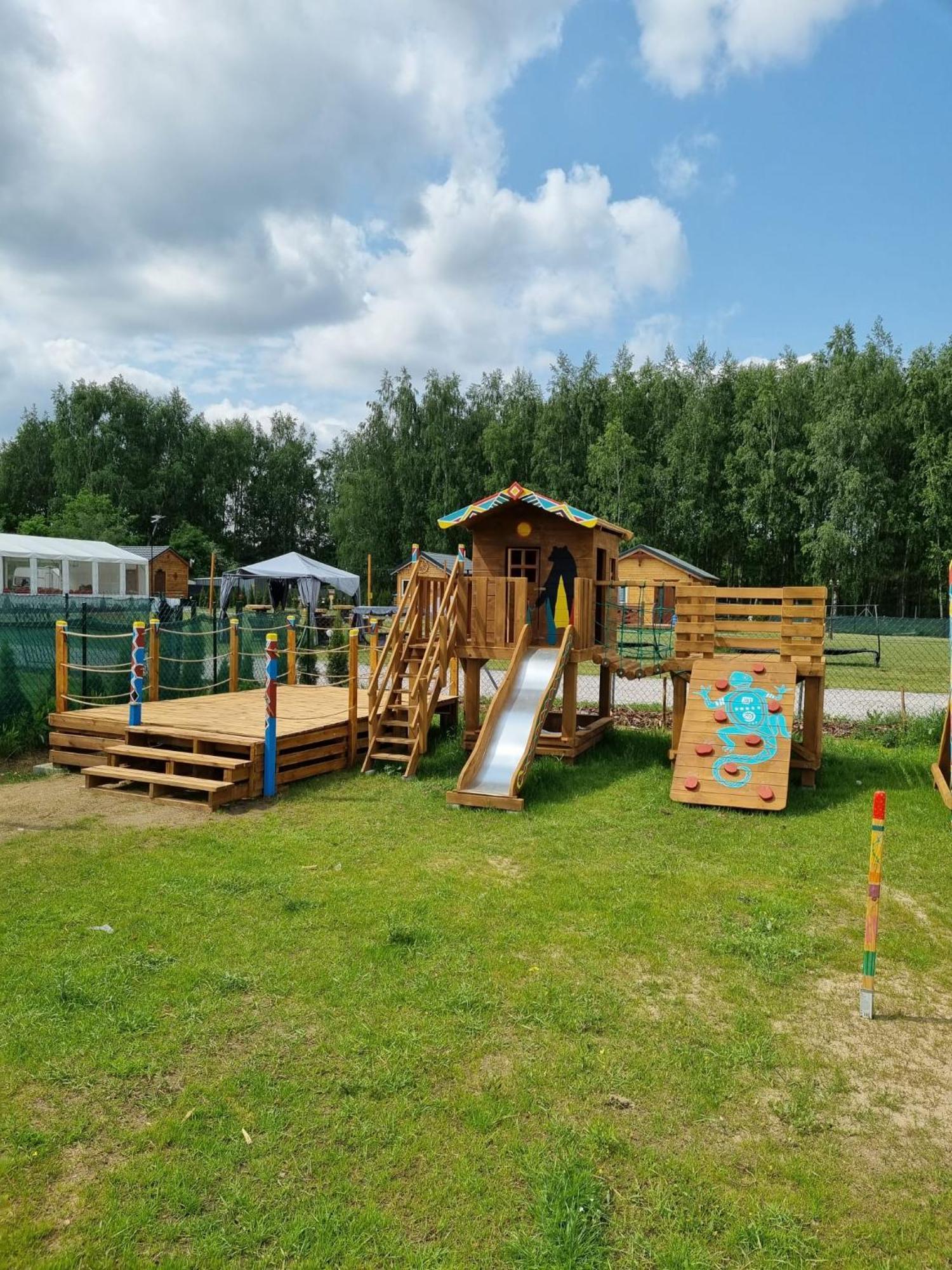 Indiana Camp - 150 M Od Suntago Park Hotell Grabce-Towarzystwo Exteriör bild